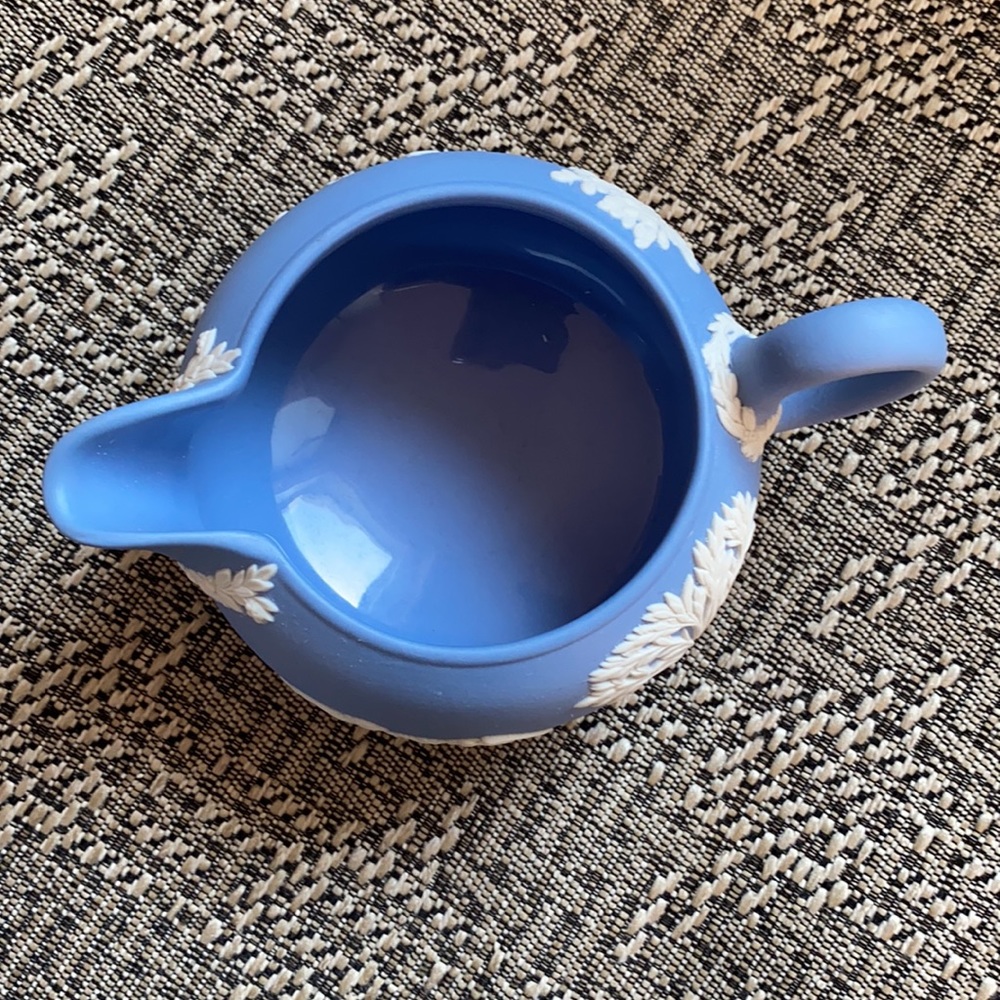 Vintage Wedgwood Jasperware Creamer (for tea set) - Picture 3 of 11